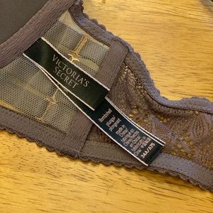 Victoria Secret Bombshell Add-2 Cups Push Up Bra.